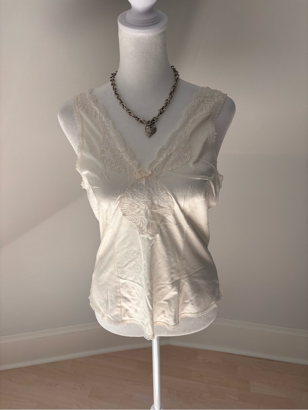 Vintage Lace Nylon Camisole 🤍